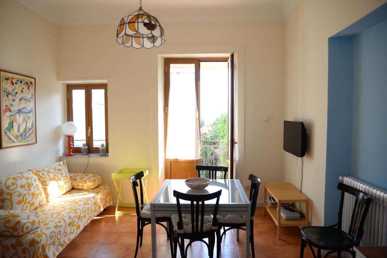 Casa Naumachie Relax In A Safe And Wonderful Place Taormina Exterior photo