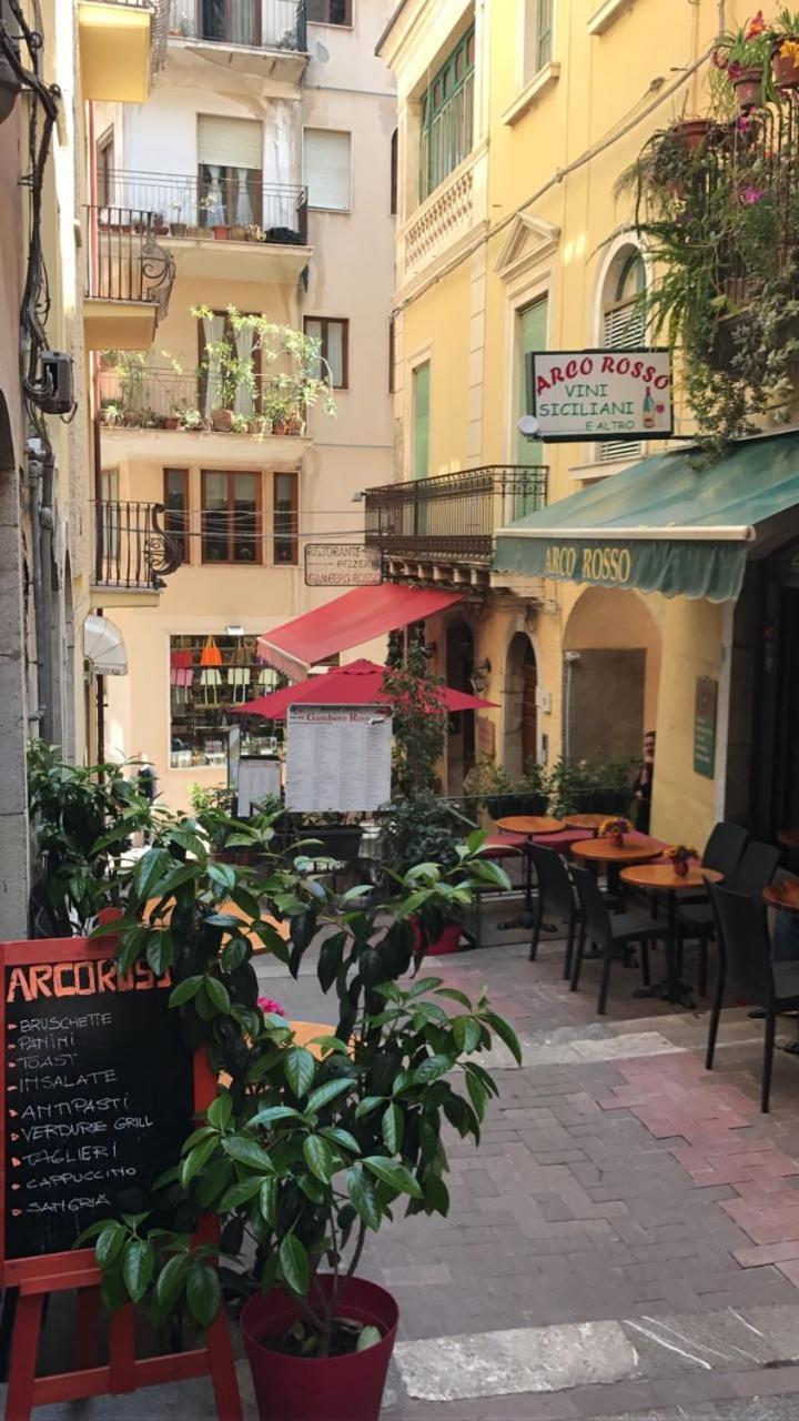 Casa Naumachie Relax In A Safe And Wonderful Place Taormina Exterior photo